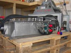 Hydraulic samplers and components